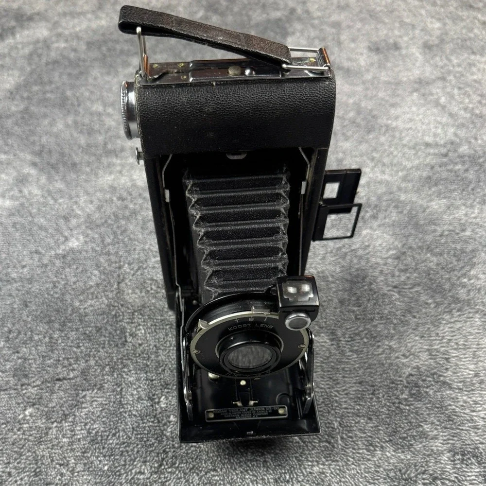 Vintage Kodak Vigilant Junior Six-20 Folding Camera 620 Film Art Deco